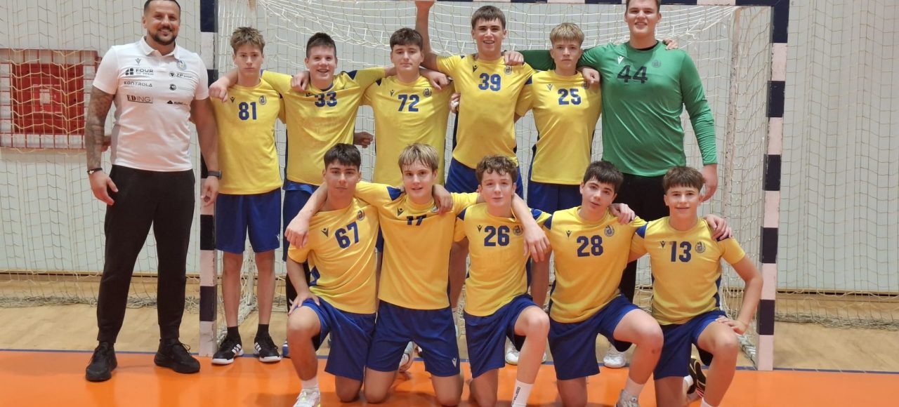 U15