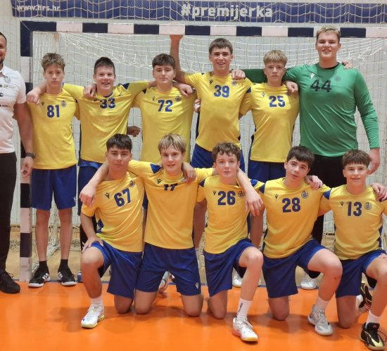 U15