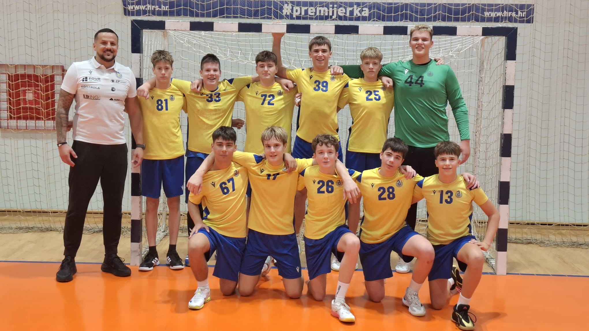 U15